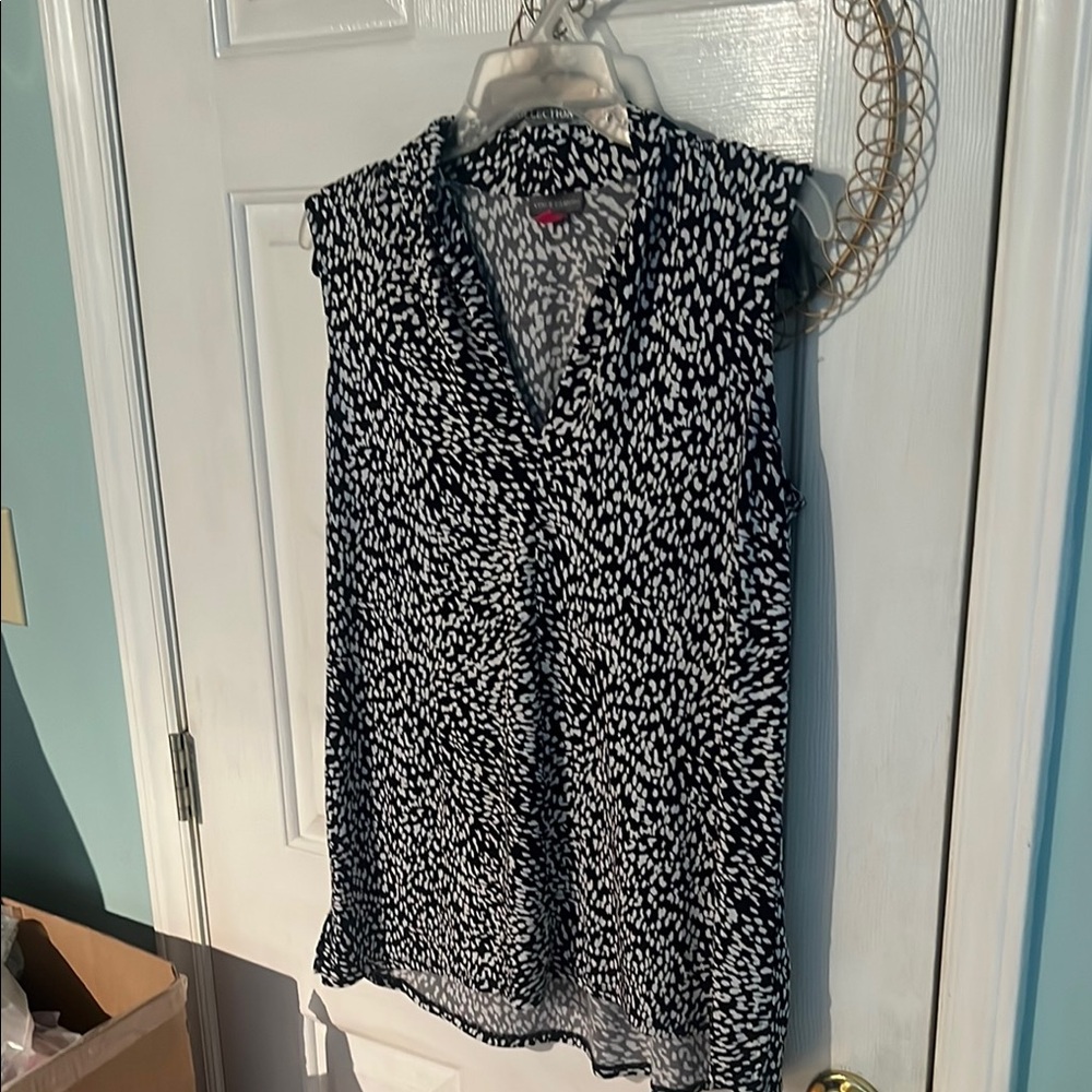 Vince Camuto Black and White Patterned Women's Top medium